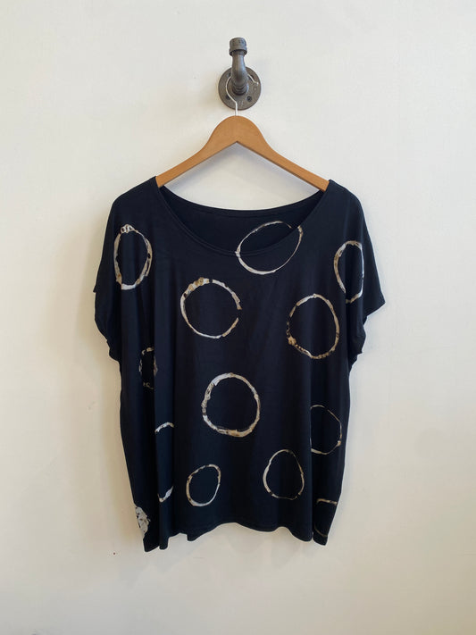 ELLIE TOP in White and Black Circles