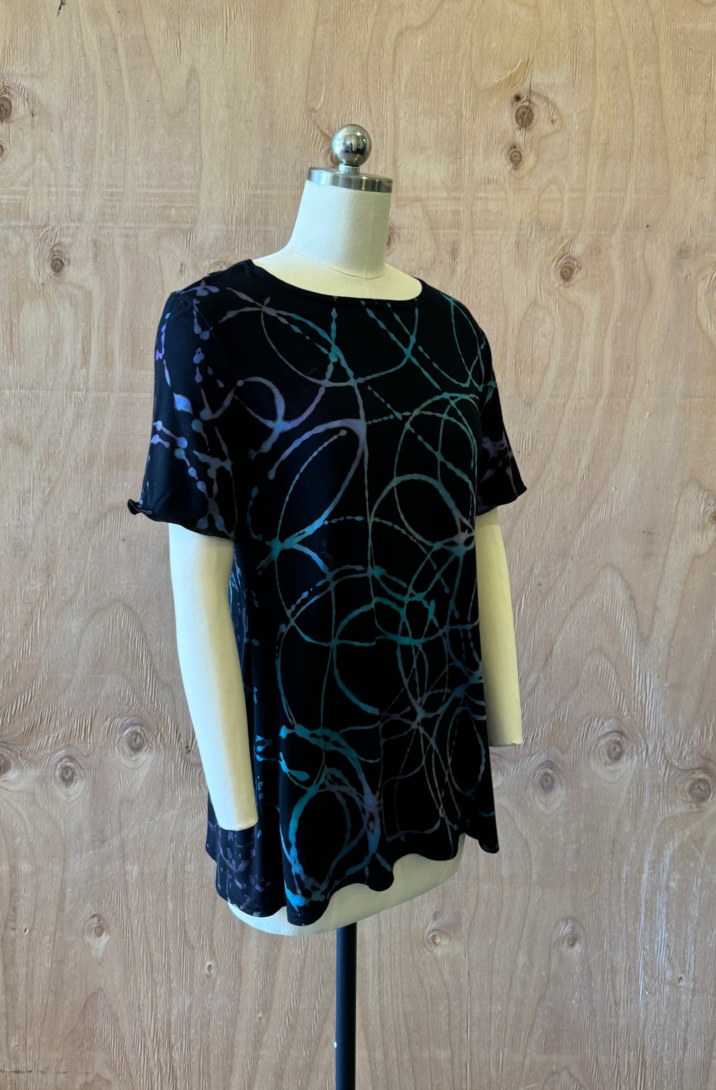 AUDREY SHORT SLEEVE TUNIC in SCRIBBLE