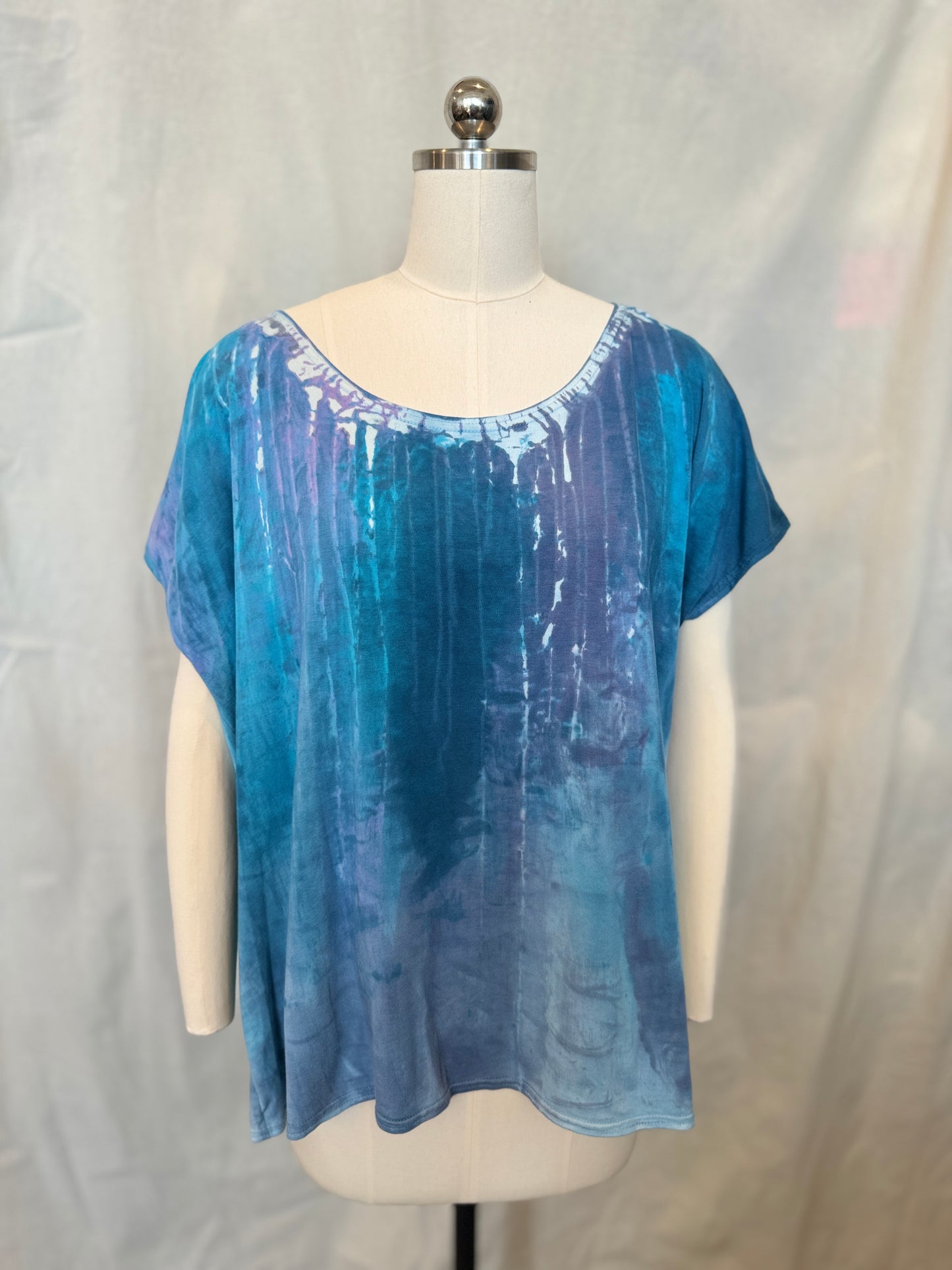 ELLIE TOP in Blue and Lavendar Dripstone