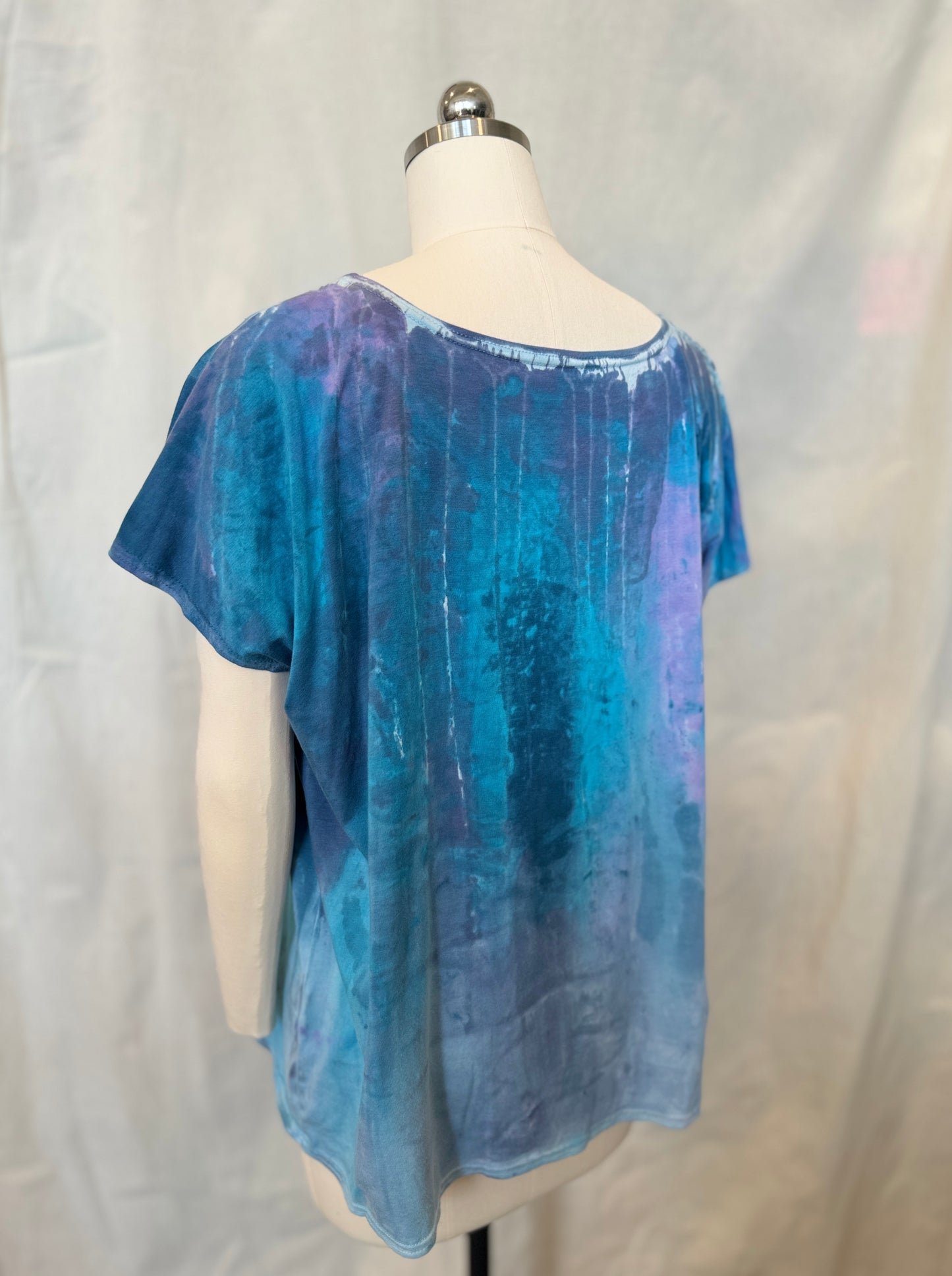 ELLIE TOP in Blue and Lavendar Dripstone