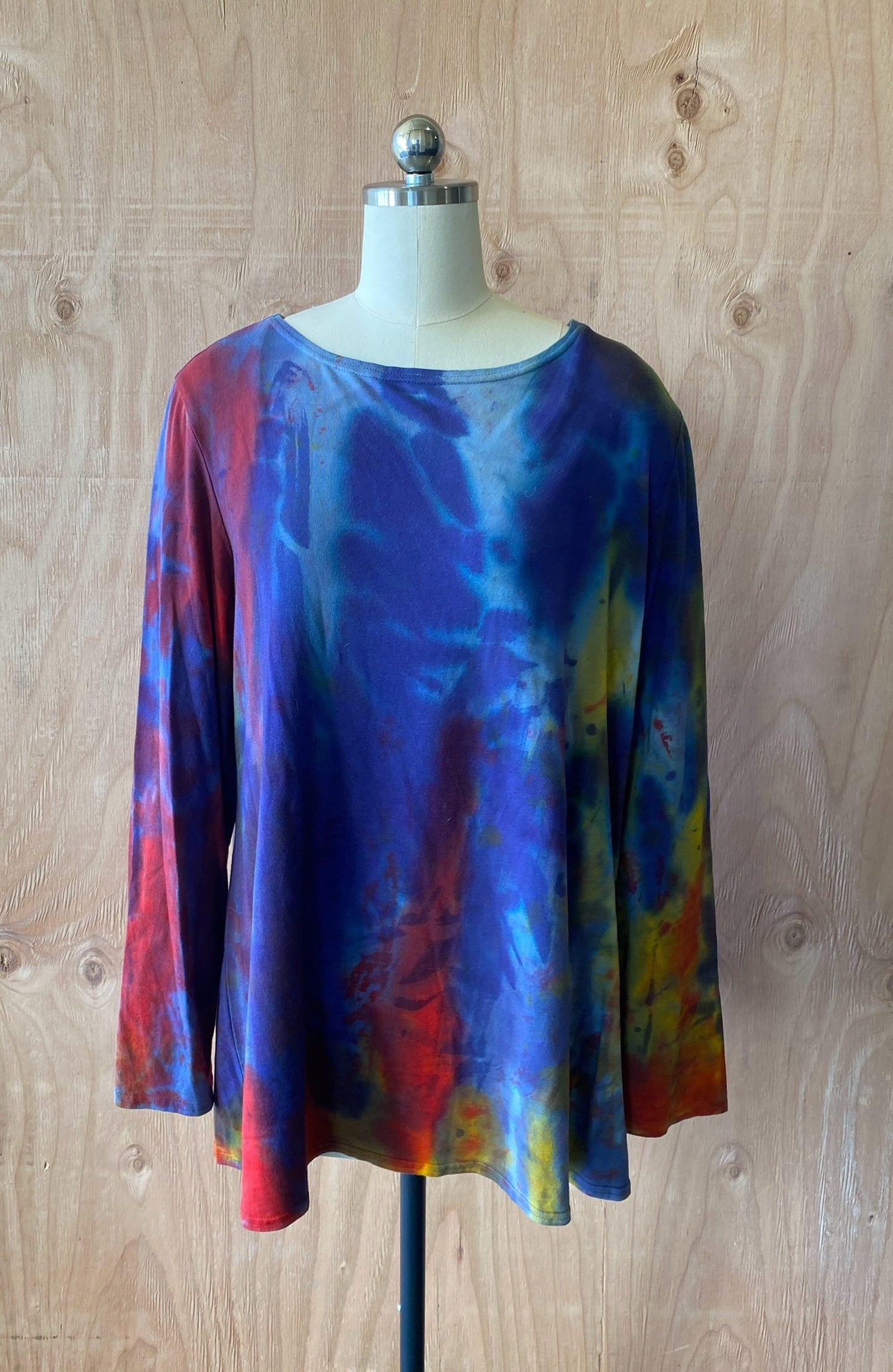 ALLIE Long Sleeve Tunic in Colorful Chaos