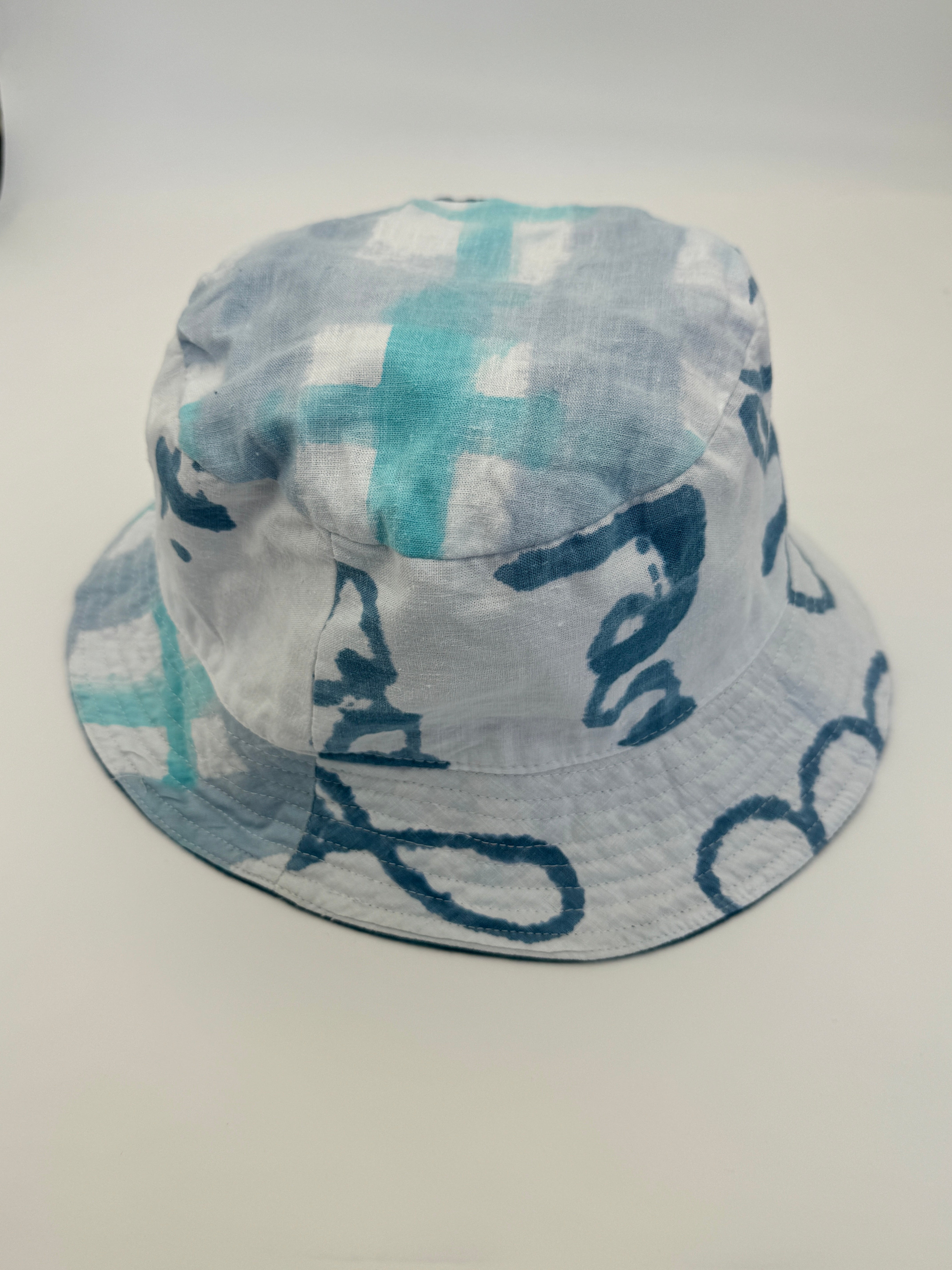 BUCKET HAT Small Q