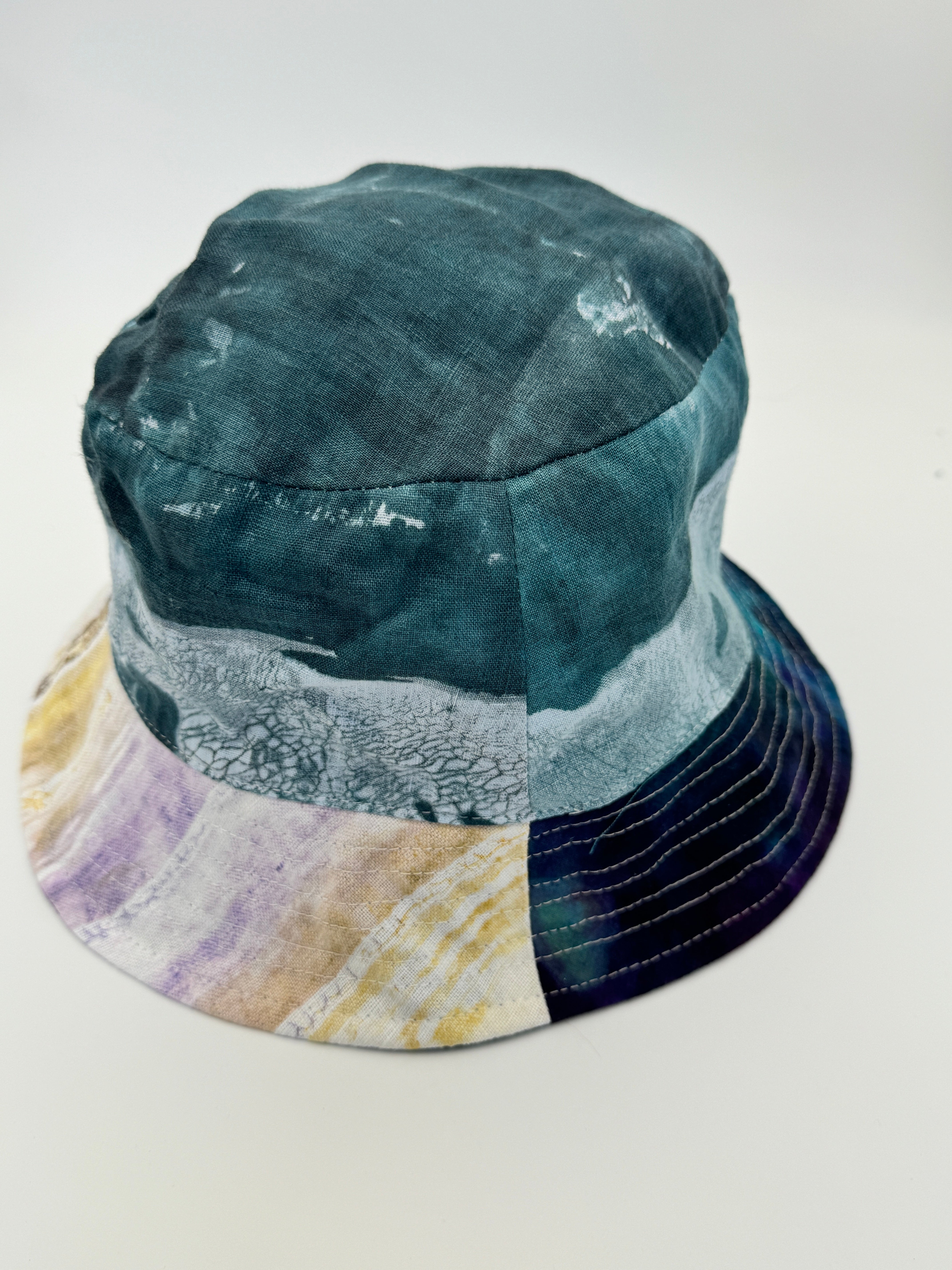 BUCKET HAT Small W