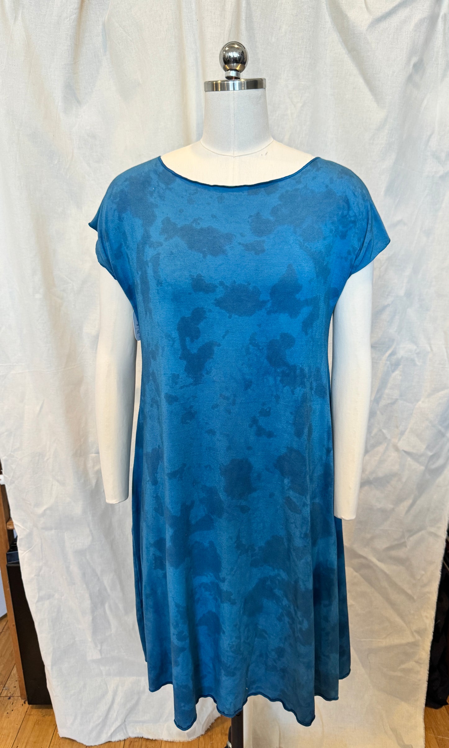 Cap Sleeve Fitted Dress in Spotted Blue