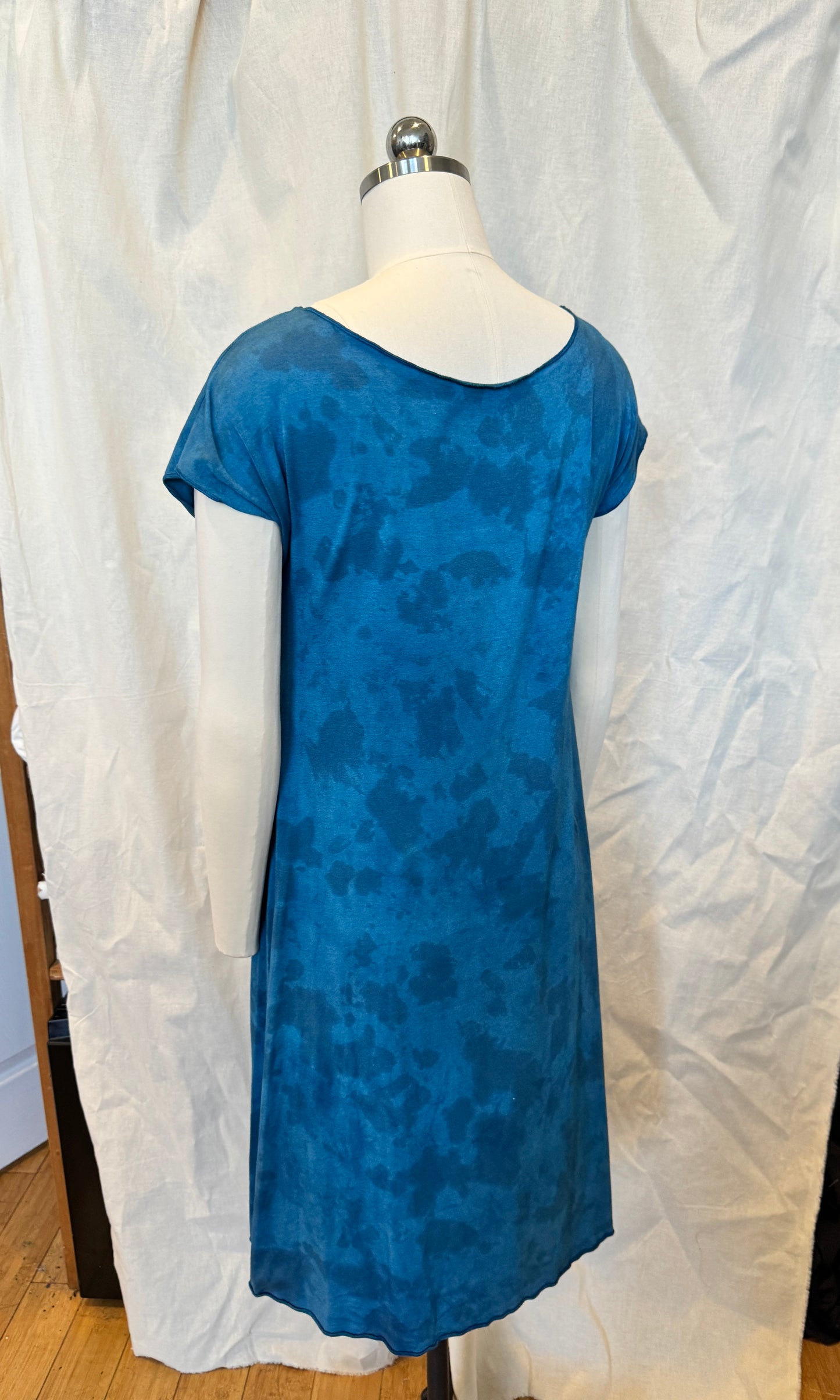 Cap Sleeve Fitted Dress in Spotted Blue