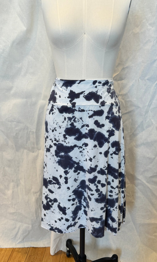 Knee Length Skirt in Dark Blue Cowser