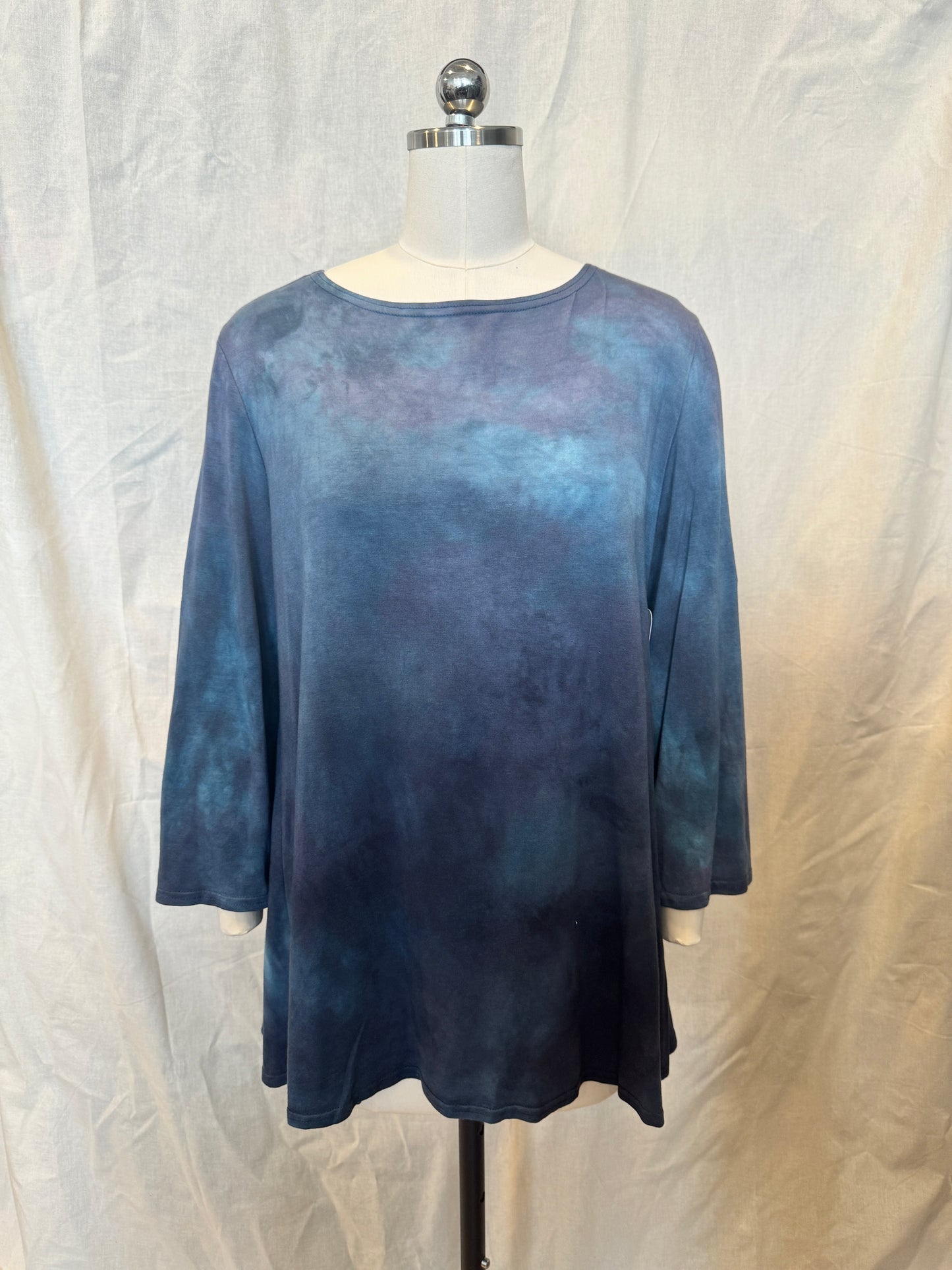 AUDREY 3/4 SLEEVE TUNIC in Purple Mist Variegated