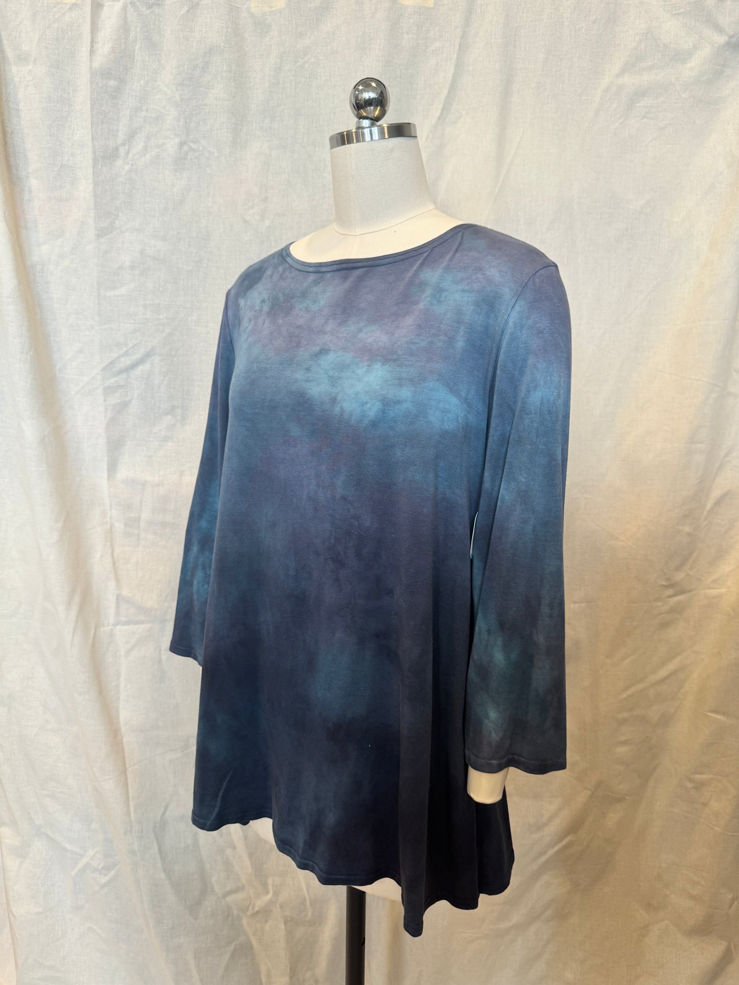 AUDREY 3/4 SLEEVE TUNIC in Purple Mist Variegated