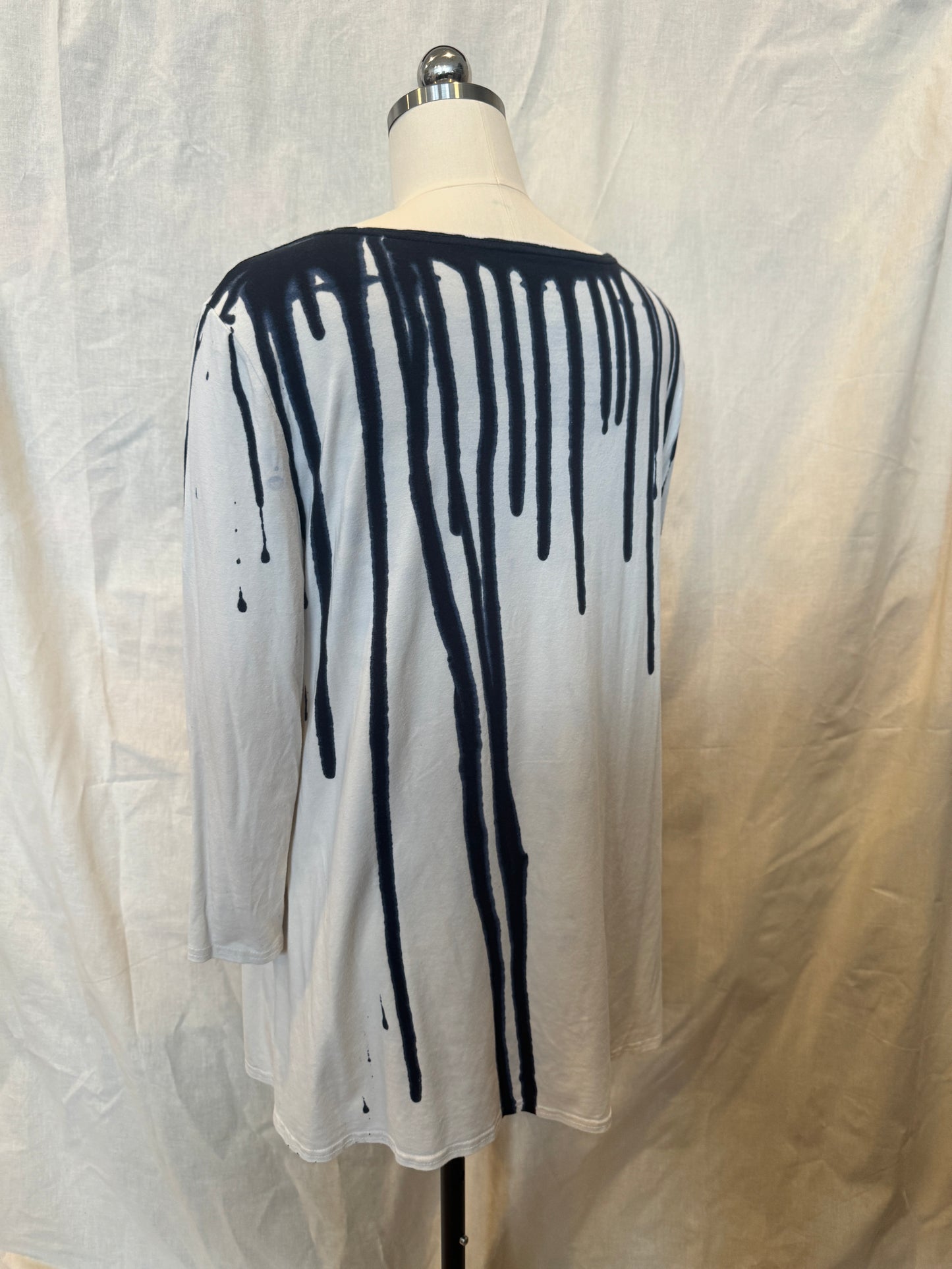 AUDREY 3/4 SLEEVE TUNIC in Navy Dripstone