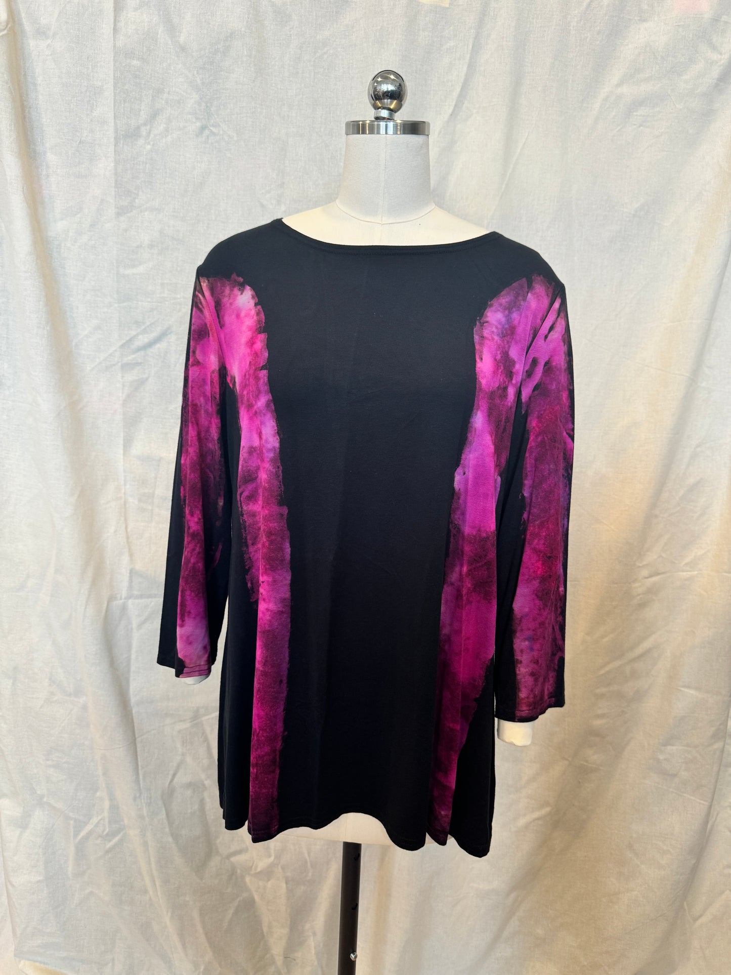 AUDREY 3/4 SLEEVE TUNIC in Fuchsia Lines