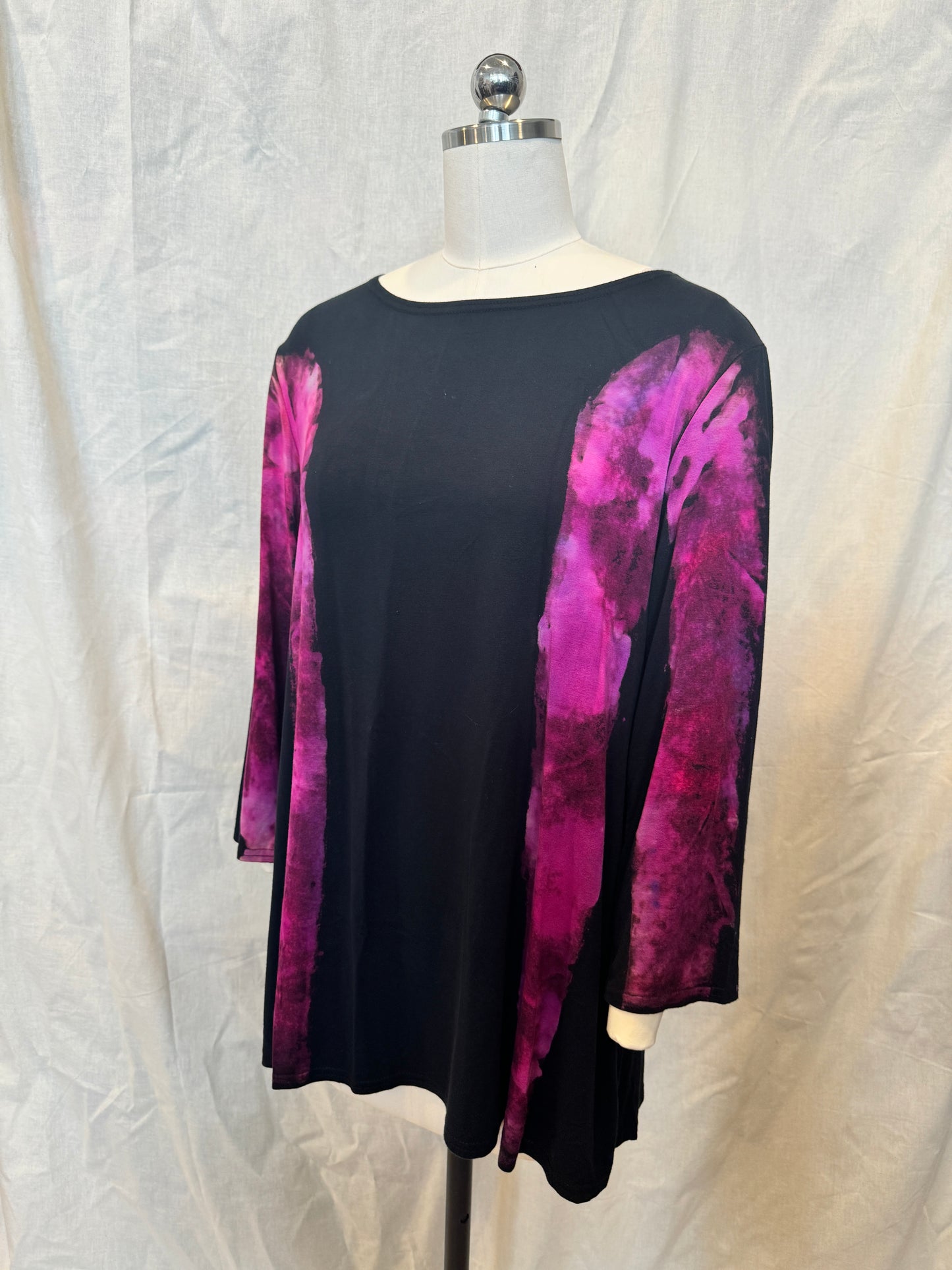 AUDREY 3/4 SLEEVE TUNIC in Fuchsia Lines