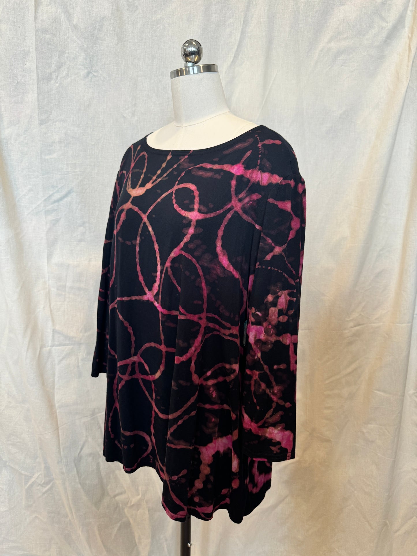 AUDREY 3/4 SLEEVE TUNIC in Faded Pink Scribbles